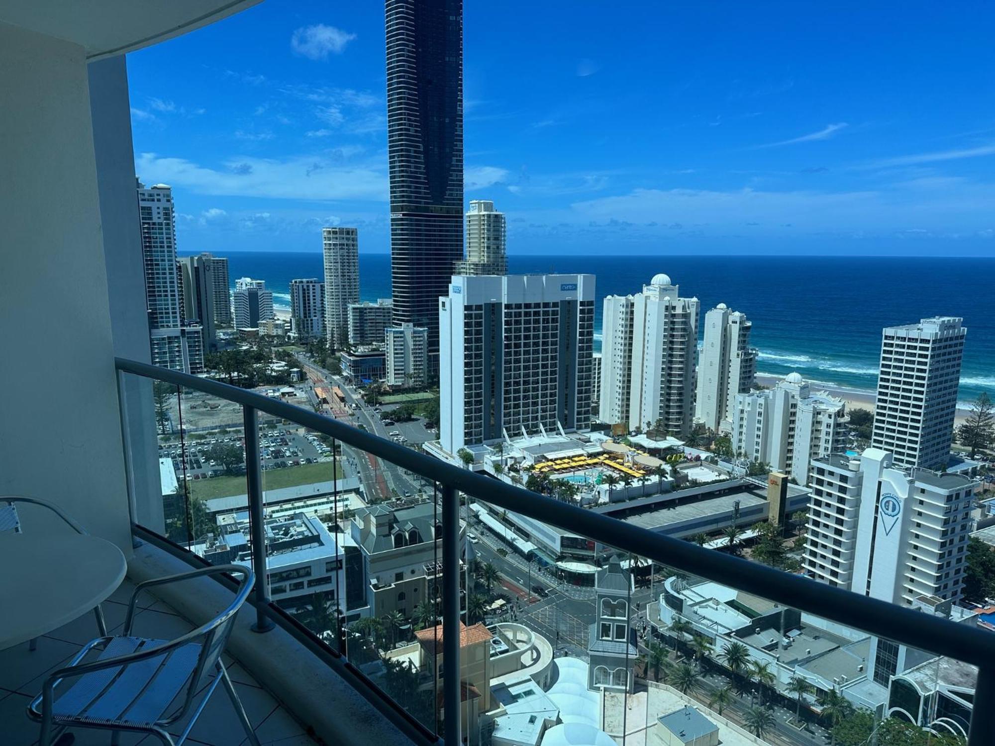 Deluxe Chevron Renaissance Apartman Gold Coast Kültér fotó